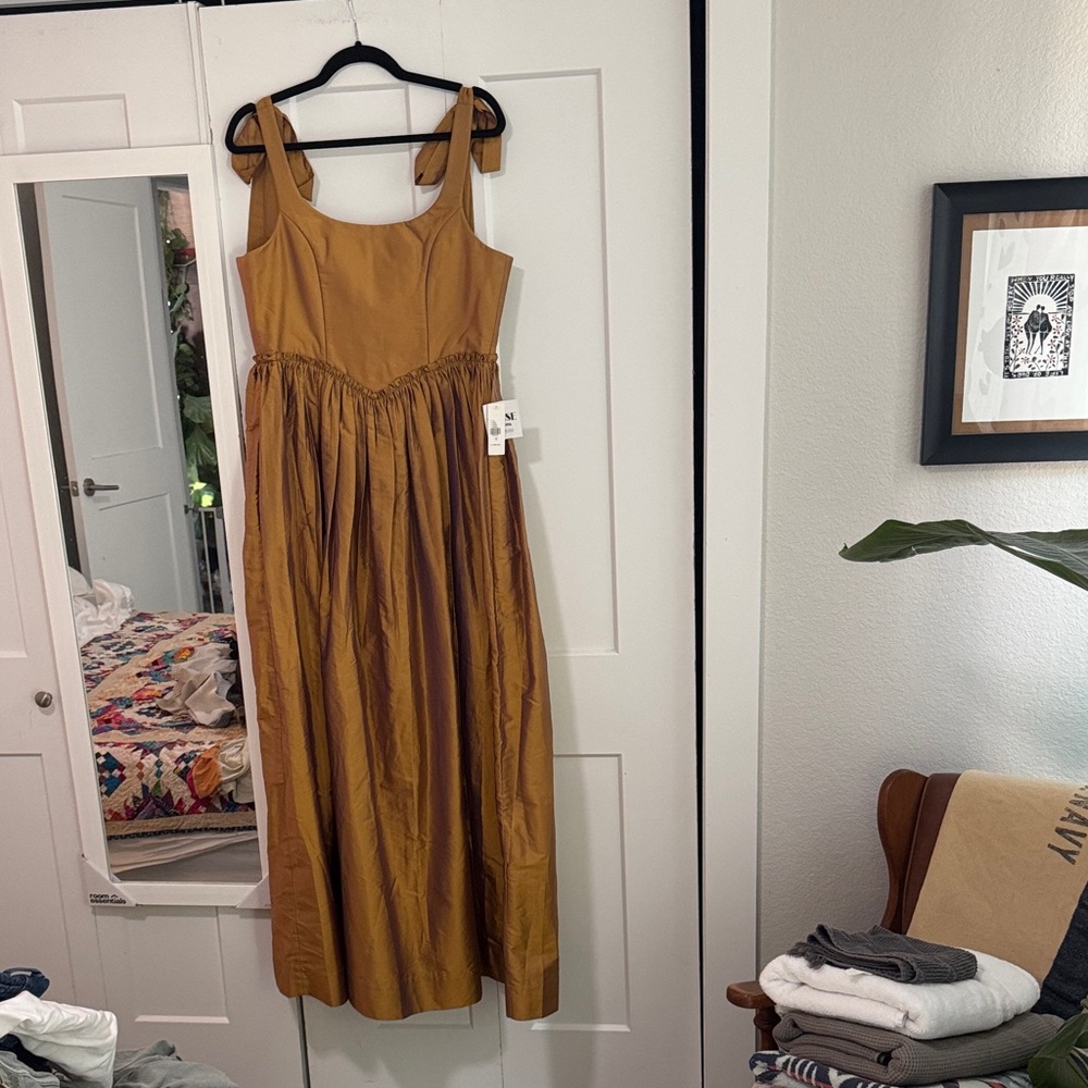 Louise New York Women's iridescent Satin Maxi Dress - Sleeveless Gathered waist